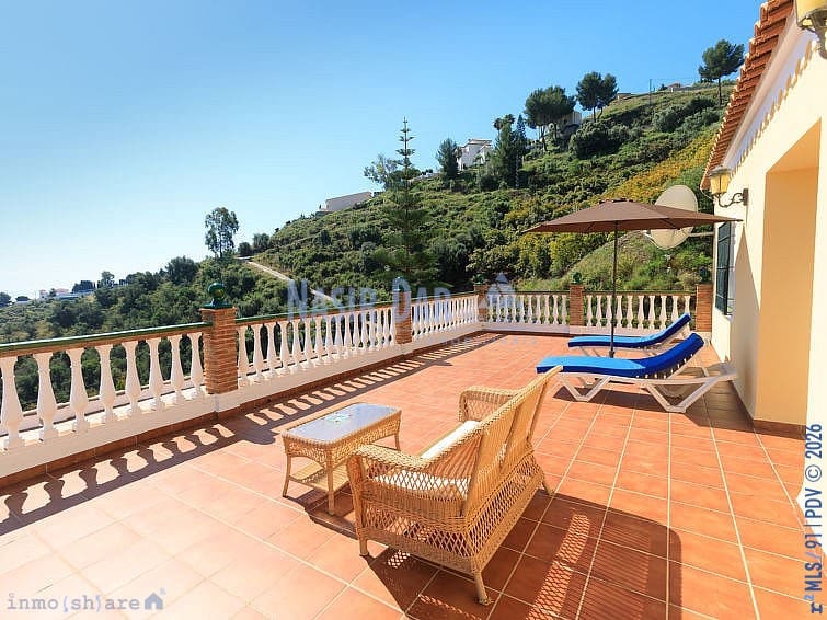 4 Zimmer Villa zu verkaufen in Nerja mit Pool Garage - 850.000 € (Ref: 9938695)