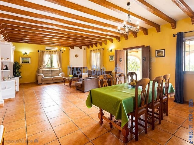 4 soverom Villa til salgs i Nerja med svømmebasseng garasje - € 850 000 (Ref: 9938695)