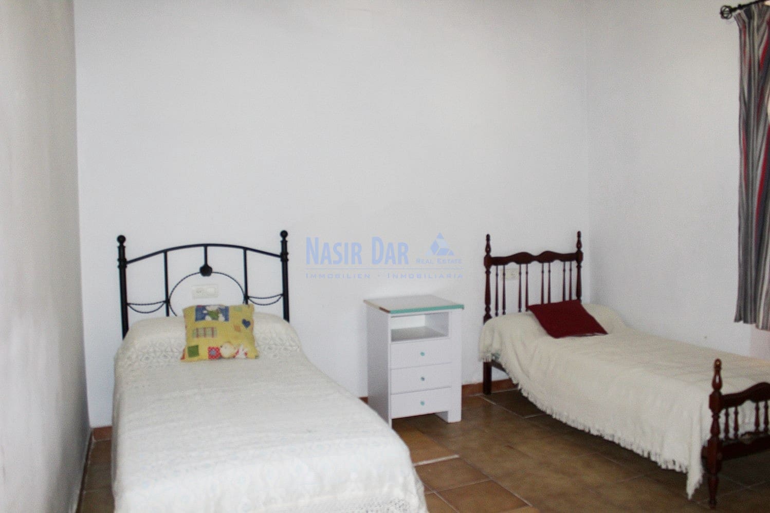 Chalet de 5 habitaciones en Maro en venta - 399.000 € (Ref: 9983905)