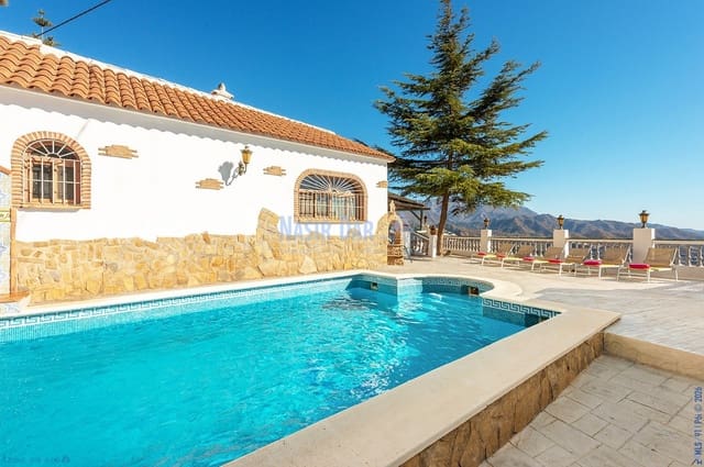 Casa de 6 habitaciones en Frigiliana en venta con piscina garaje - 950.000 € (Ref: 9996204)