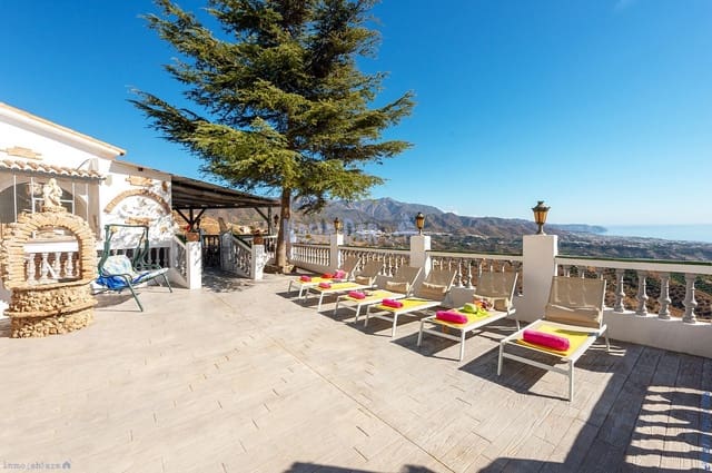 Casa de 6 habitaciones en Frigiliana en venta con piscina garaje - 950.000 € (Ref: 9996204)