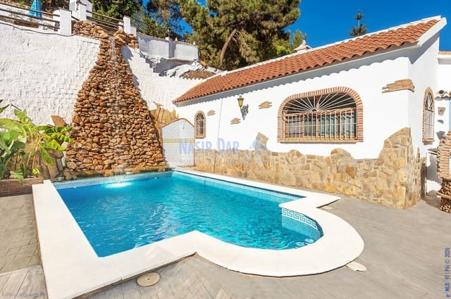 Casa de 6 habitaciones en Frigiliana en venta con piscina garaje - 950.000 € (Ref: 9996204)