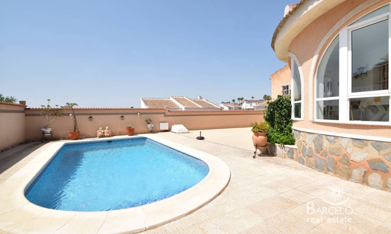 Chalet de 4 habitaciones en Ciudad Quesada en venta con piscina garaje - 395.000 € (Ref: 10012305)