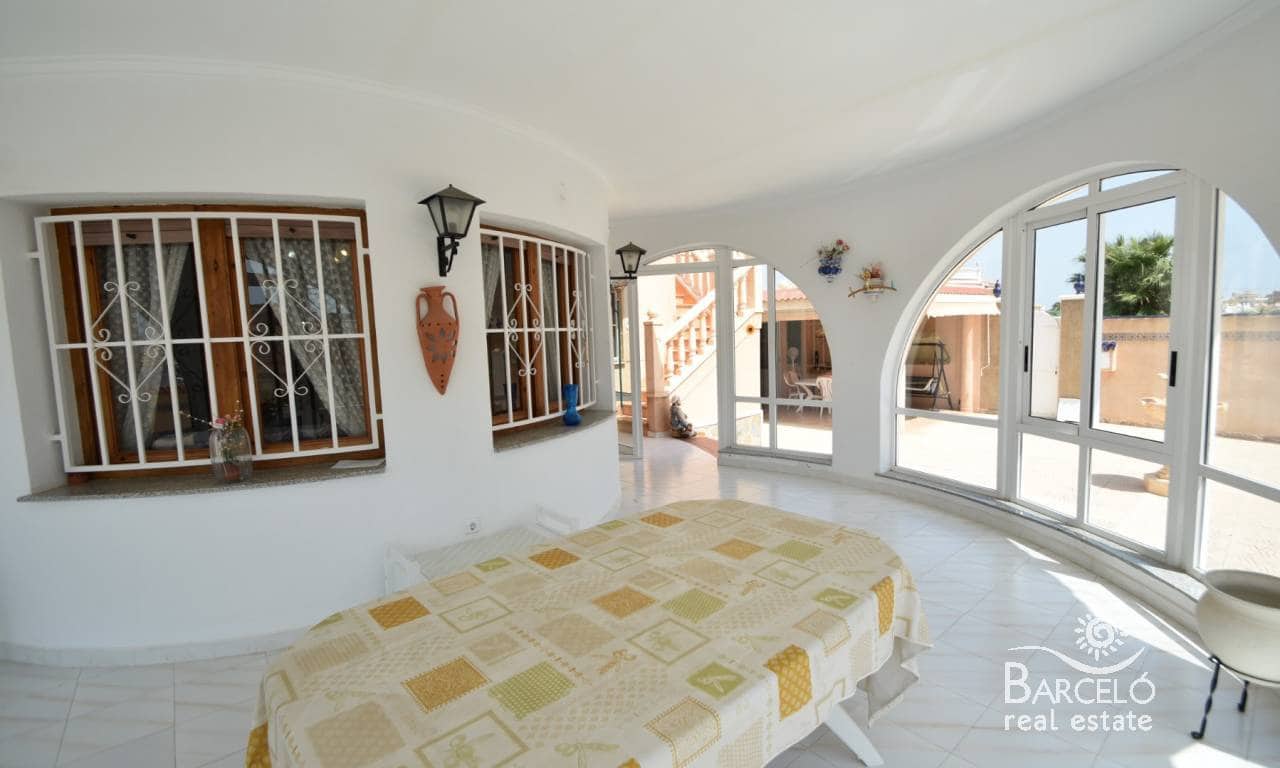 Chalet de 4 habitaciones en Ciudad Quesada en venta con piscina garaje - 395.000 € (Ref: 10012305)