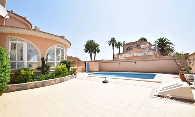 Chalet de 4 habitaciones en Ciudad Quesada, Rojales en venta con piscina garaje - 395.000 € (Ref: 10012305)