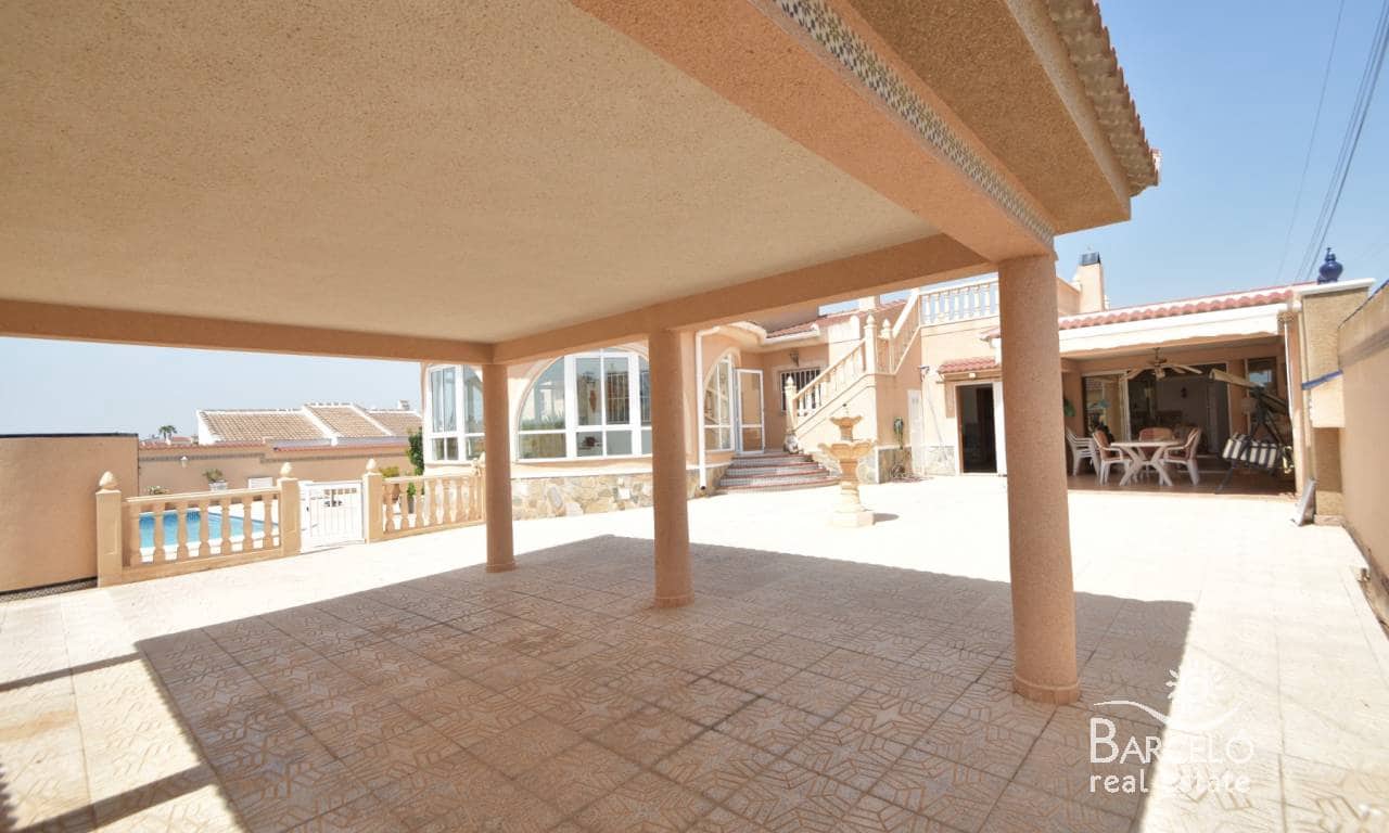 Chalet de 4 habitaciones en Ciudad Quesada en venta con piscina garaje - 395.000 € (Ref: 10012305)
