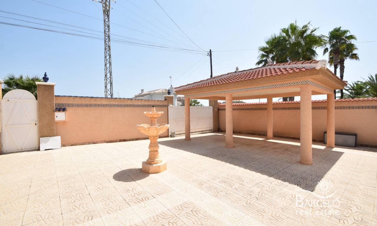 Chalet de 4 habitaciones en Ciudad Quesada en venta con piscina garaje - 395.000 € (Ref: 10012305)