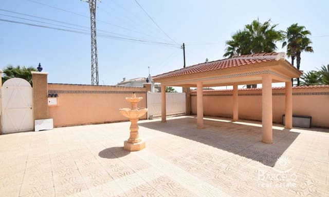 Chalet de 4 habitaciones en Ciudad Quesada, Rojales en venta con piscina garaje - 395.000 € (Ref: 10012305)