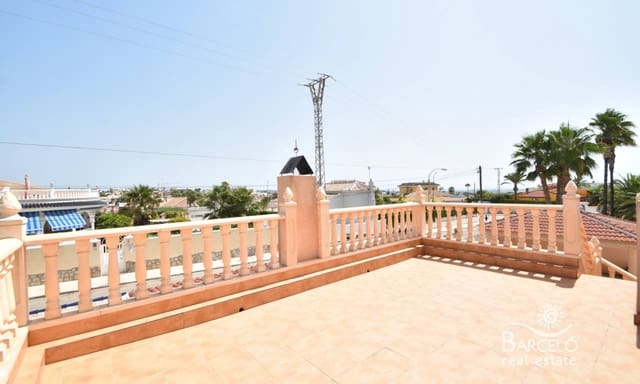Chalet de 4 habitaciones en Ciudad Quesada, Rojales en venta con piscina garaje - 395.000 € (Ref: 10012305)