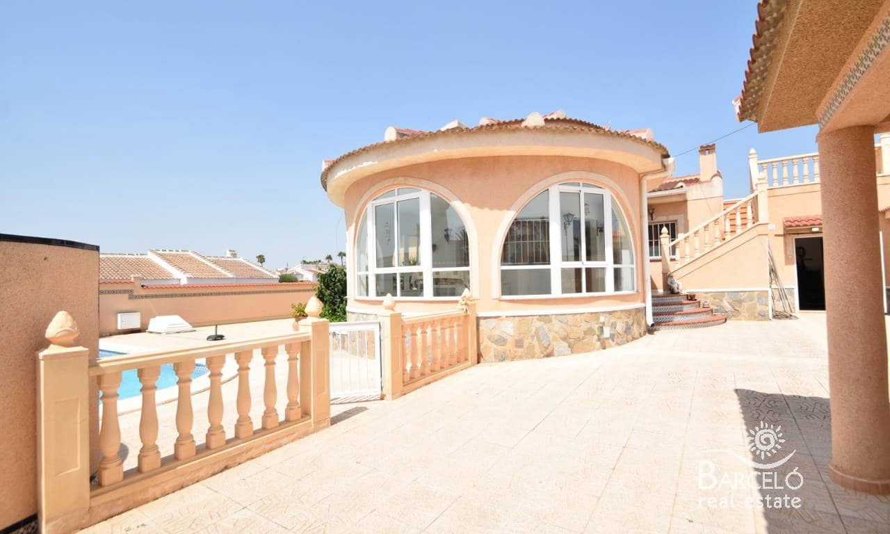 Chalet de 4 habitaciones en Ciudad Quesada en venta con piscina garaje - 395.000 € (Ref: 10012305)