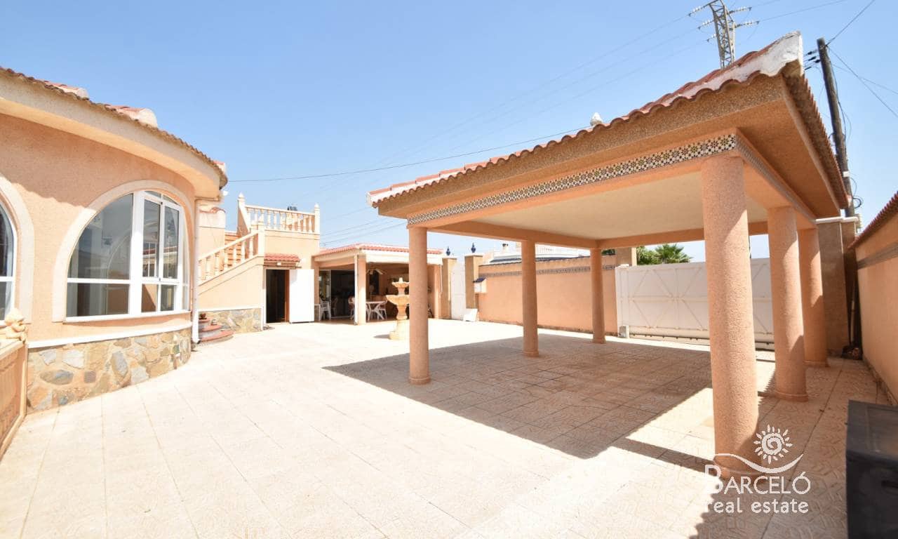 Chalet de 4 habitaciones en Ciudad Quesada en venta con piscina garaje - 395.000 € (Ref: 10012305)