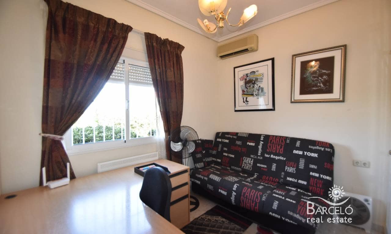 4 sypialnia Willa na sprzedaż w Dona Pepa z basenem garażem - 575 000 € (Ref: 10029708)