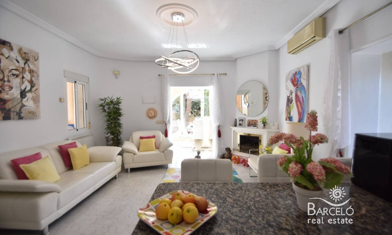 4 sypialnia Willa na sprzedaż w Dona Pepa z basenem garażem - 575 000 € (Ref: 10029708)