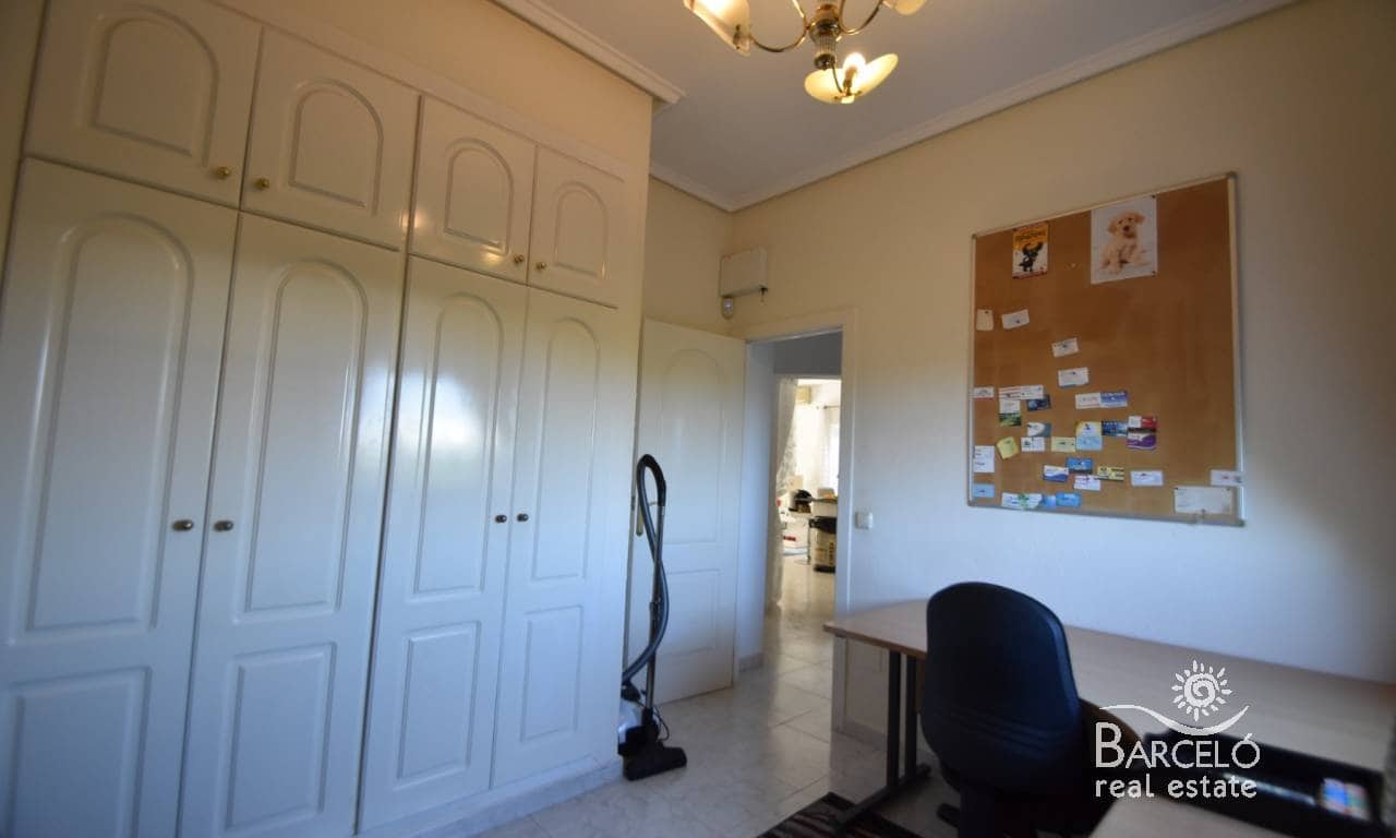 4 sypialnia Willa na sprzedaż w Dona Pepa z basenem garażem - 575 000 € (Ref: 10029708)