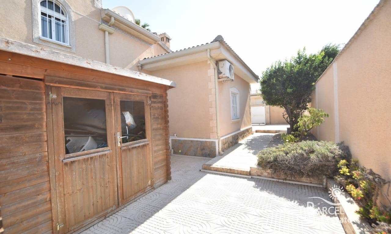4 sypialnia Willa na sprzedaż w Dona Pepa z basenem garażem - 575 000 € (Ref: 10029708)