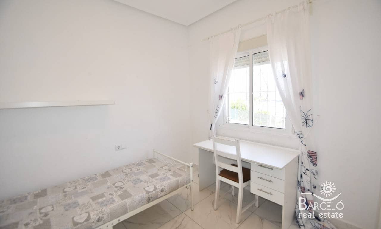 Chalet de 5 habitaciones en Ciudad Quesada en venta con piscina - 295.000 € (Ref: 10120990)