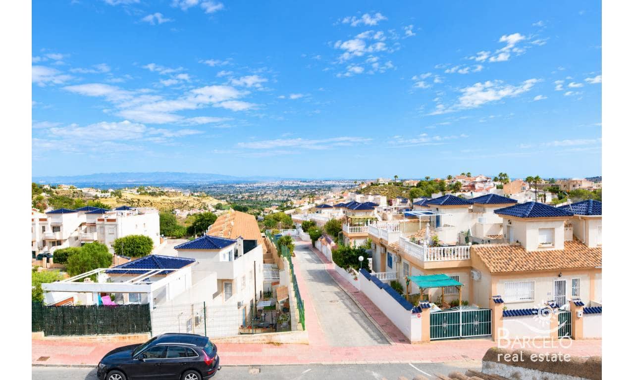 Chalet de 5 habitaciones en Ciudad Quesada en venta con piscina - 295.000 € (Ref: 10120990)