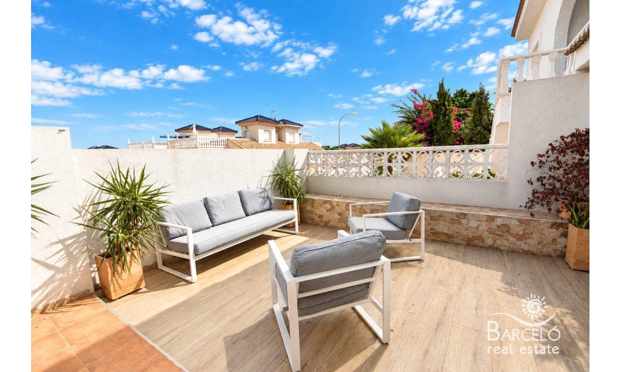 Chalet de 5 habitaciones en Ciudad Quesada en venta con piscina - 295.000 € (Ref: 10120990)