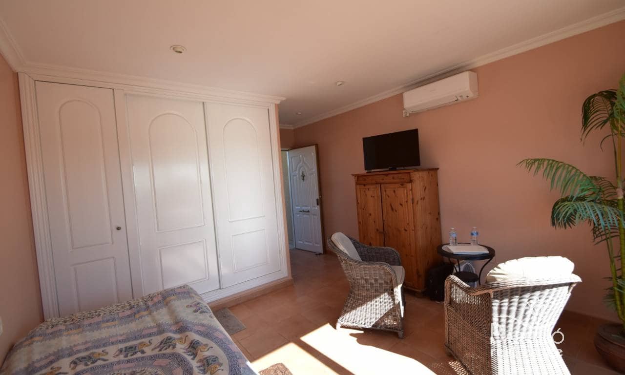 3 slaapkamer Villa te koop in Lo Pepin met zwembad garage - € 378.000 (Ref: 10169420)