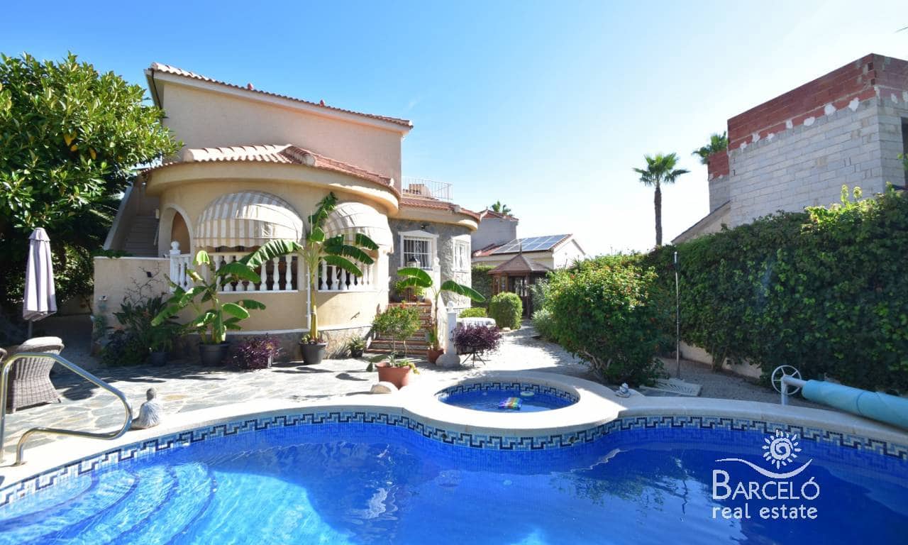 3 slaapkamer Villa te koop in Lo Pepin met zwembad garage - € 378.000 (Ref: 10169420)
