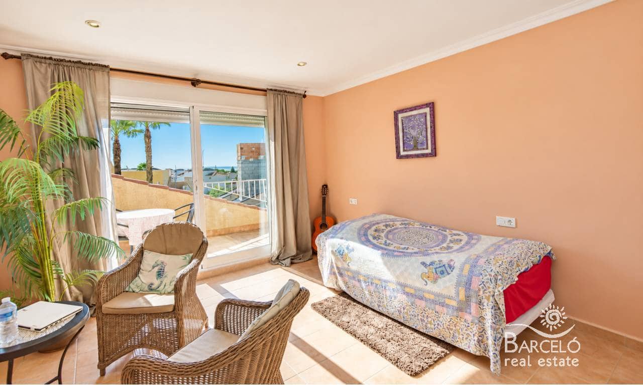 3 slaapkamer Villa te koop in Lo Pepin met zwembad garage - € 378.000 (Ref: 10169420)