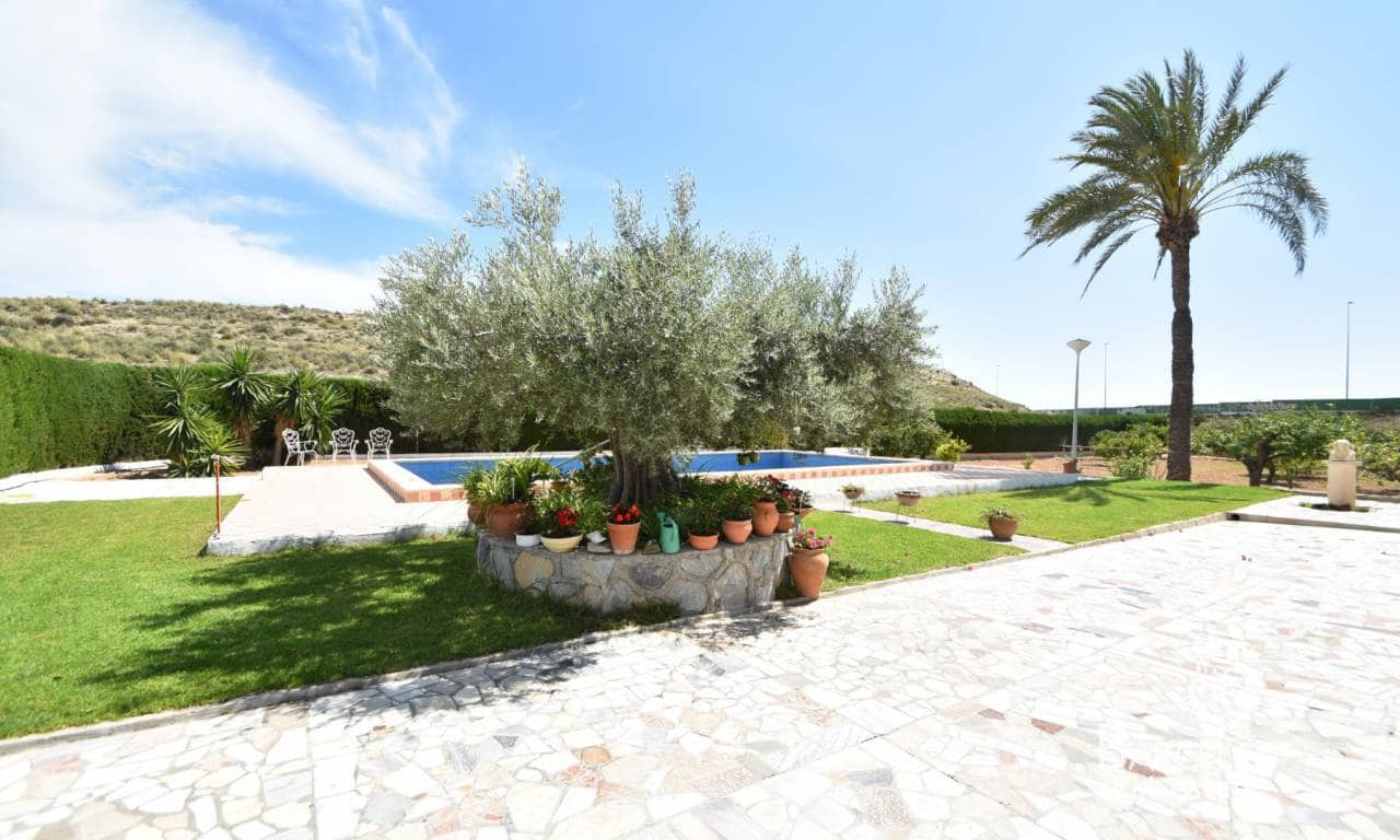 4 soveværelse Finca/Landehus til salg i Elche / Elx med swimmingpool garage - € 375.000 (Ref: 4691046)