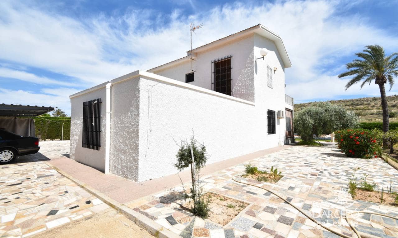 4 soveværelse Finca/Landehus til salg i Elche / Elx med swimmingpool garage - € 375.000 (Ref: 4691046)