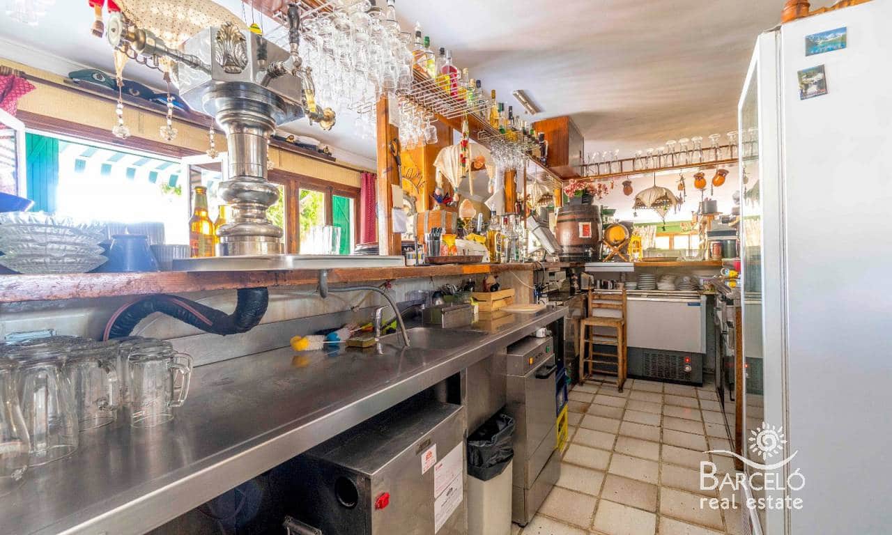 Erhverv til salg i Torrevieja med swimmingpool - € 700.000 (Ref: 6258194)