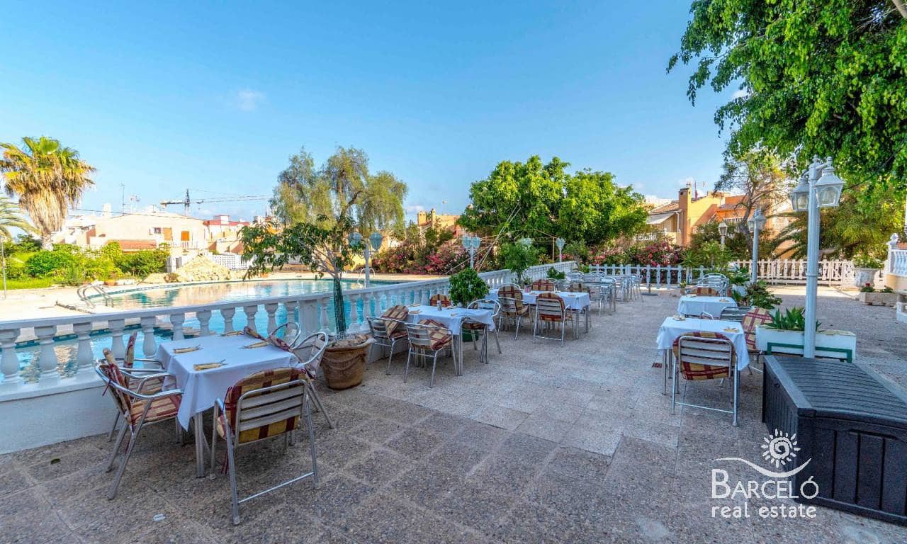 Erhverv til salg i Torrevieja med swimmingpool - € 700.000 (Ref: 6258194)