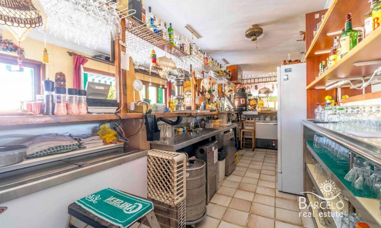 Erhverv til salg i Torrevieja med swimmingpool - € 700.000 (Ref: 6258194)