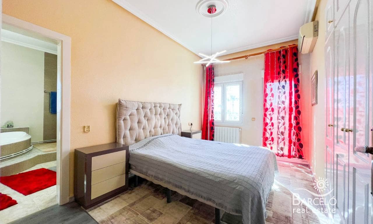 5 soverom Villa til salgs i Dona Pepa med svømmebasseng garasje - € 599 900 (Ref: 7464052)