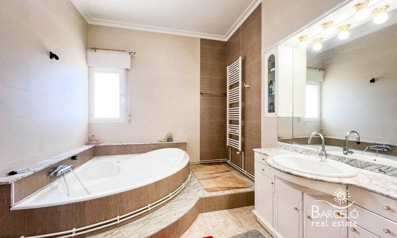 5 soverom Villa til salgs i Dona Pepa med svømmebasseng garasje - € 599 900 (Ref: 7464052)