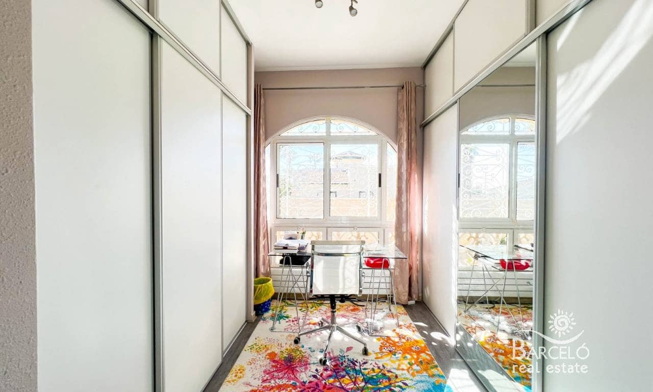 5 soverom Villa til salgs i Dona Pepa med svømmebasseng garasje - € 599 900 (Ref: 7464052)