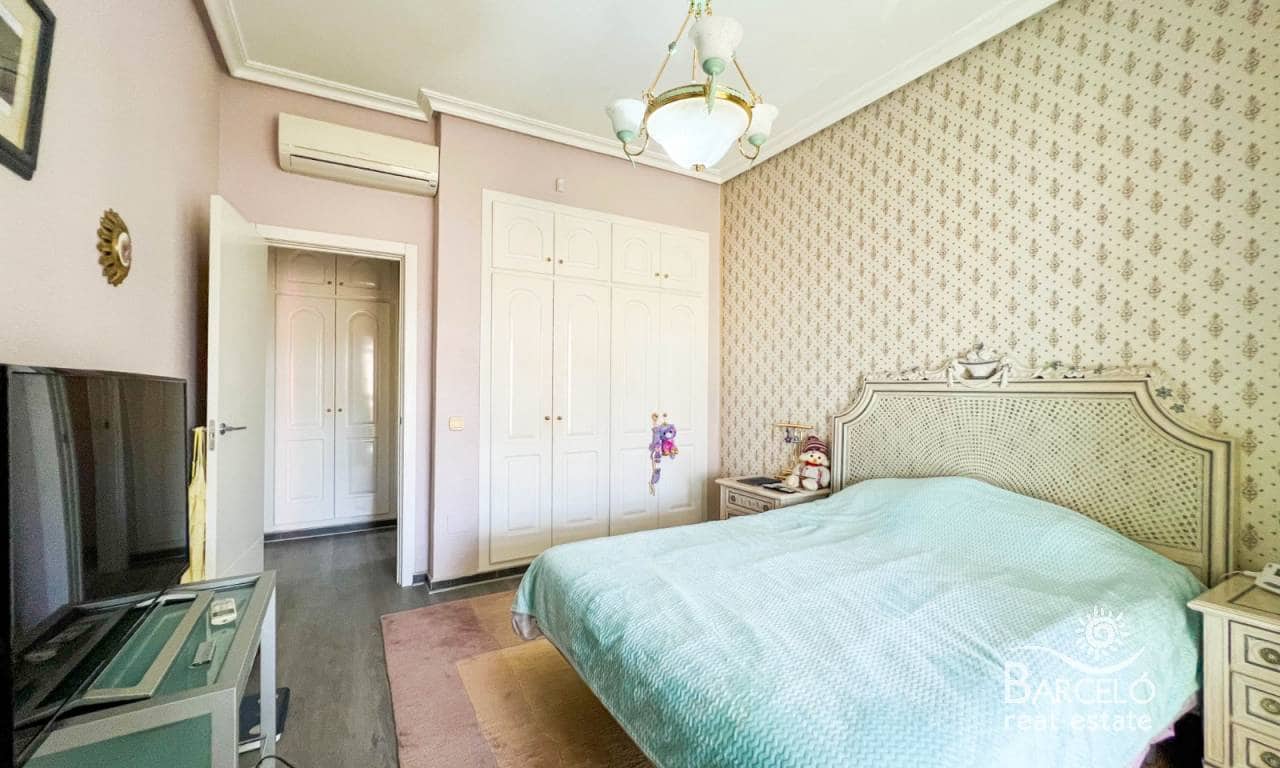 5 soverom Villa til salgs i Dona Pepa med svømmebasseng garasje - € 599 900 (Ref: 7464052)