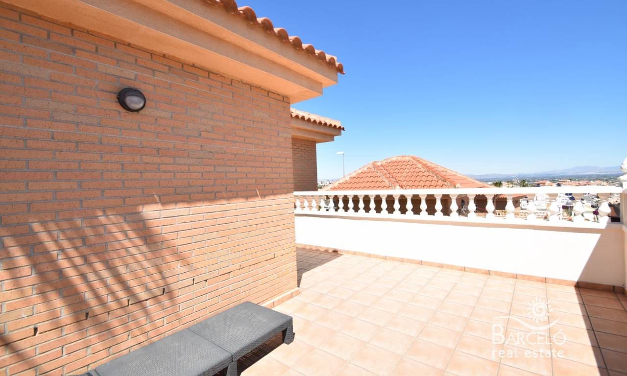 3 soverom Villa til salgs i Ciudad Quesada med svømmebasseng garasje - € 299 000 (Ref: 8247290)