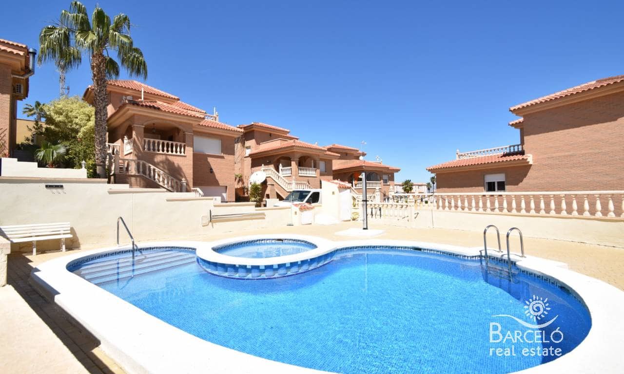 3 soverom Villa til salgs i Ciudad Quesada med svømmebasseng garasje - € 299 000 (Ref: 8247290)