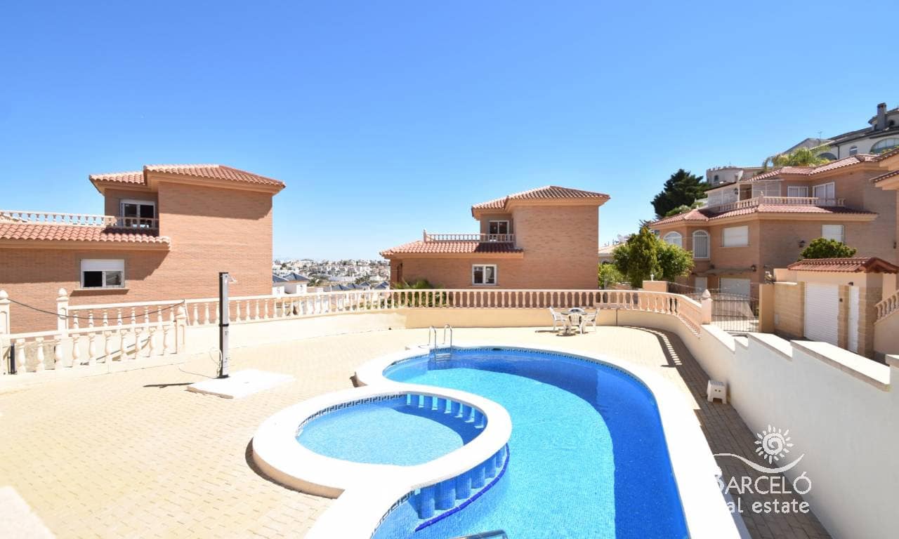 3 soverom Villa til salgs i Ciudad Quesada med svømmebasseng garasje - € 299 000 (Ref: 8247290)