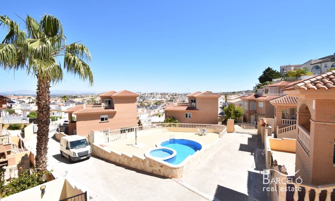 3 soverom Villa til salgs i Ciudad Quesada med svømmebasseng garasje - € 299 000 (Ref: 8247290)