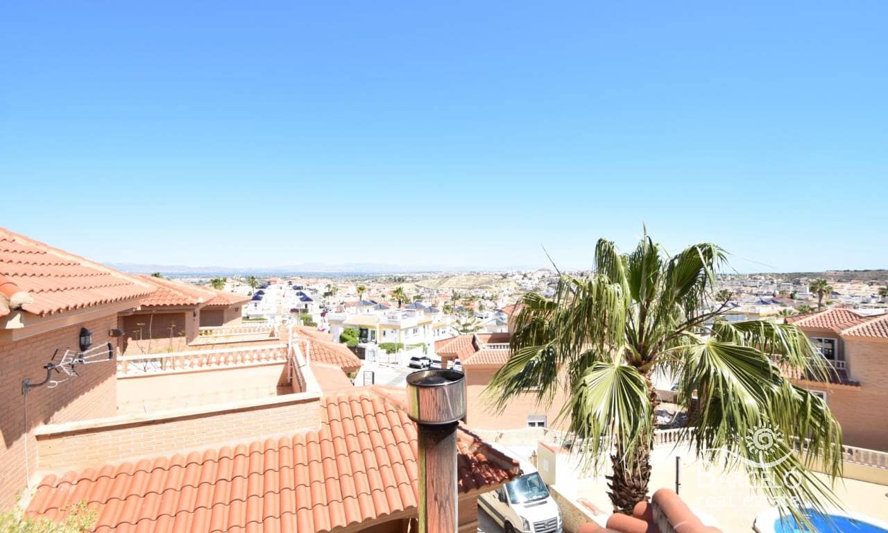 3 soverom Villa til salgs i Ciudad Quesada med svømmebasseng garasje - € 299 000 (Ref: 8247290)