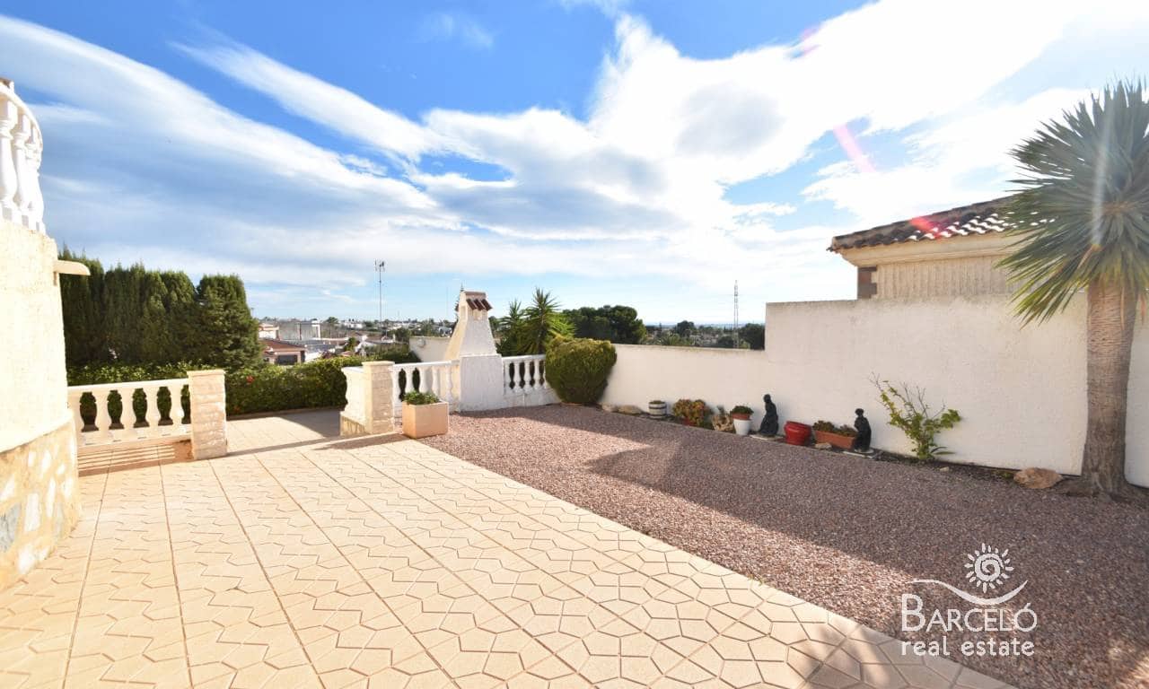 5 soverom Villa til salgs i Ciudad Quesada med svømmebasseng garasje - € 680 000 (Ref: 8657632)