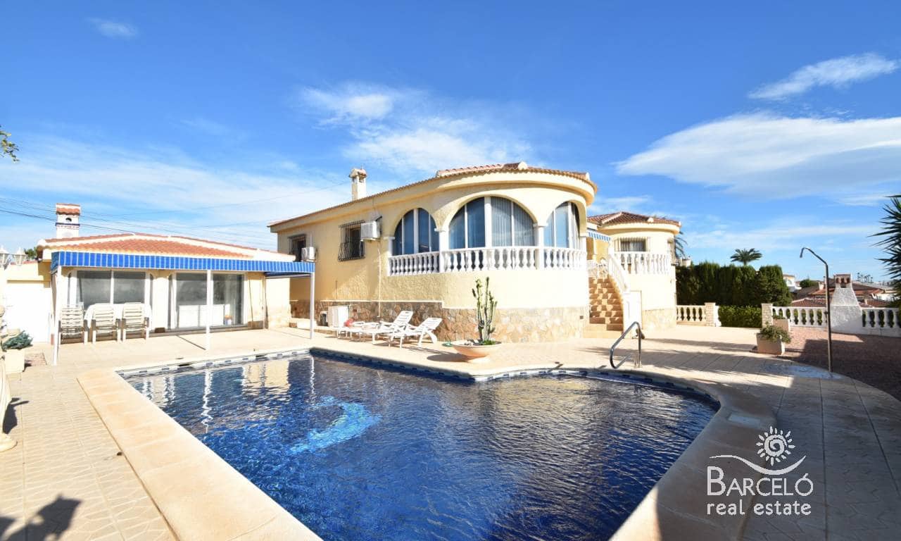 5 soverom Villa til salgs i Ciudad Quesada med svømmebasseng garasje - € 680 000 (Ref: 8657632)