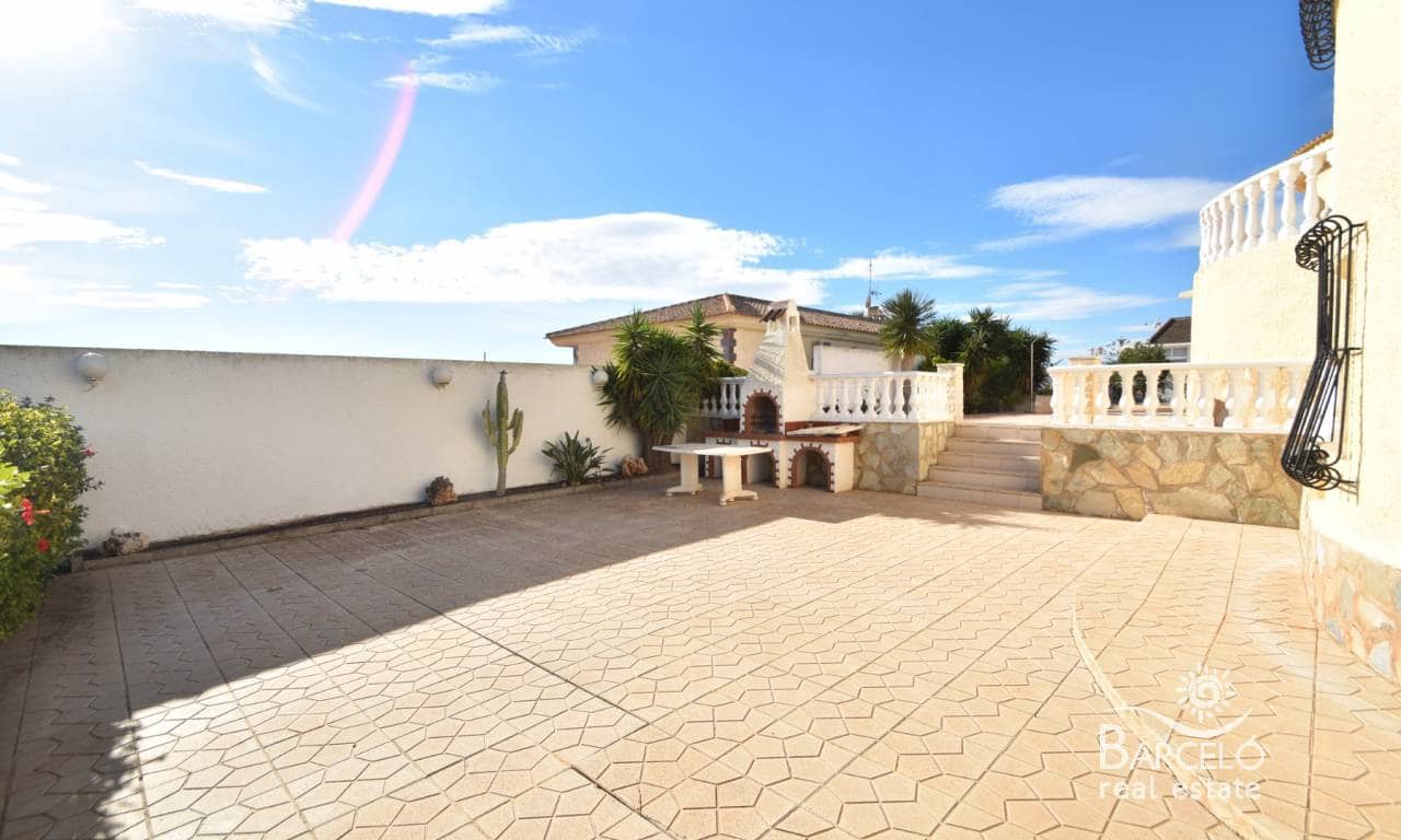 5 soverom Villa til salgs i Ciudad Quesada med svømmebasseng garasje - € 680 000 (Ref: 8657632)