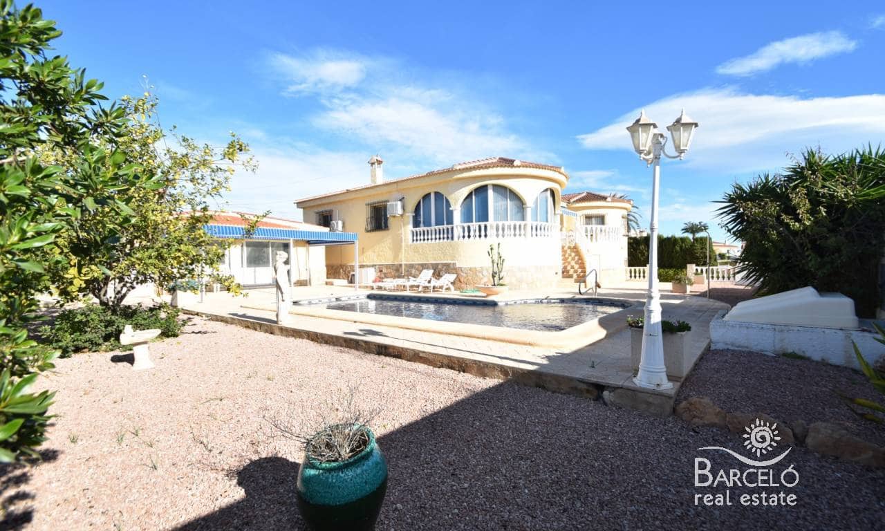 5 soverom Villa til salgs i Ciudad Quesada med svømmebasseng garasje - € 680 000 (Ref: 8657632)