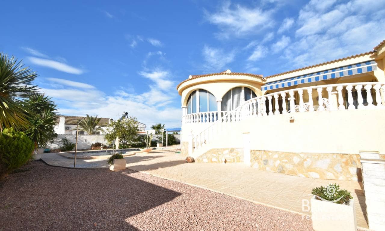 5 soverom Villa til salgs i Ciudad Quesada med svømmebasseng garasje - € 680 000 (Ref: 8657632)