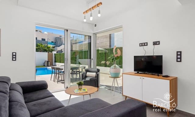 3 soverom Villa til salgs i El Raso, Guardamar del Segura med svømmebasseng garasje - € 445 000 (Ref: 8744687)