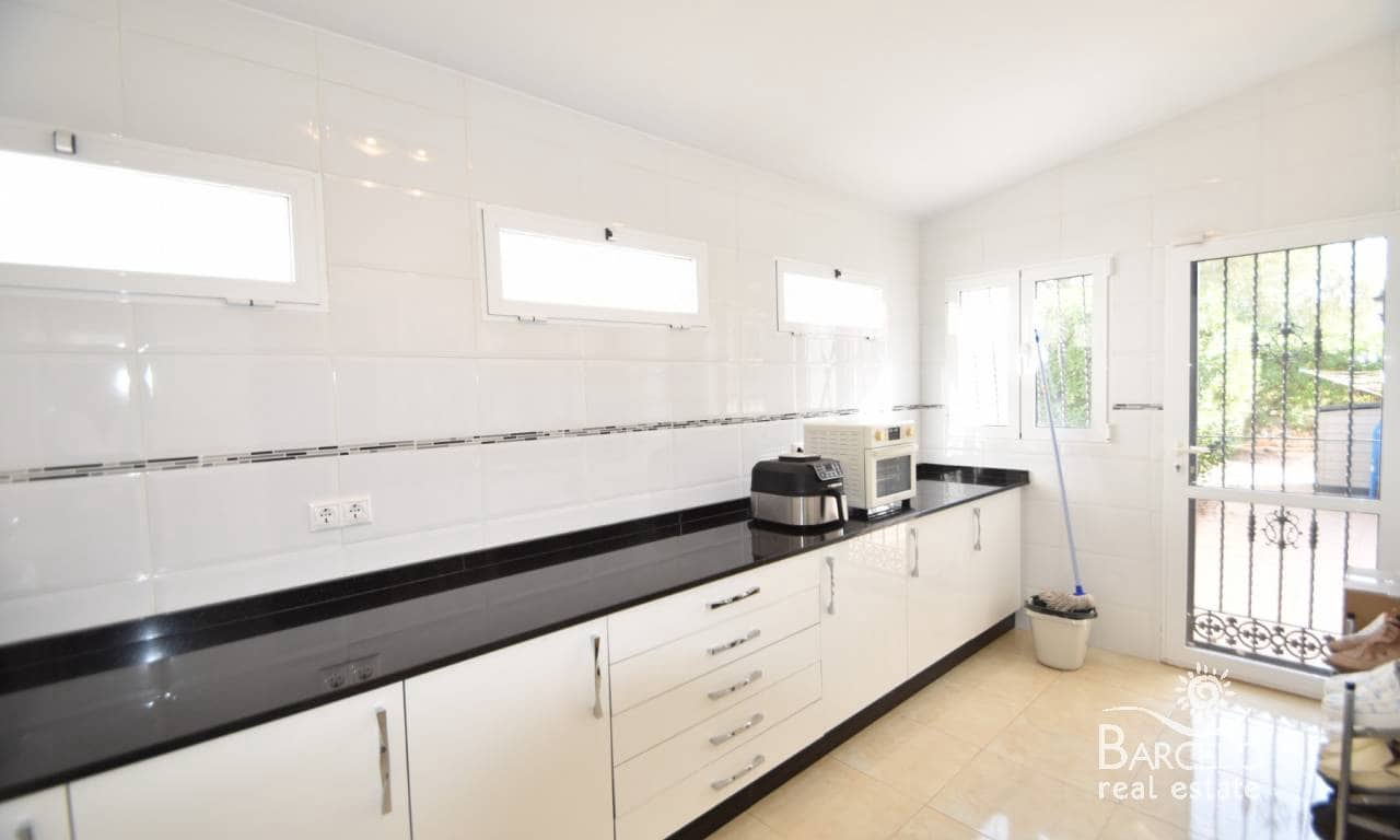 3 bedroom Villa for sale in Ciudad Quesada with pool garage - € 669,500 (Ref: 8790147)