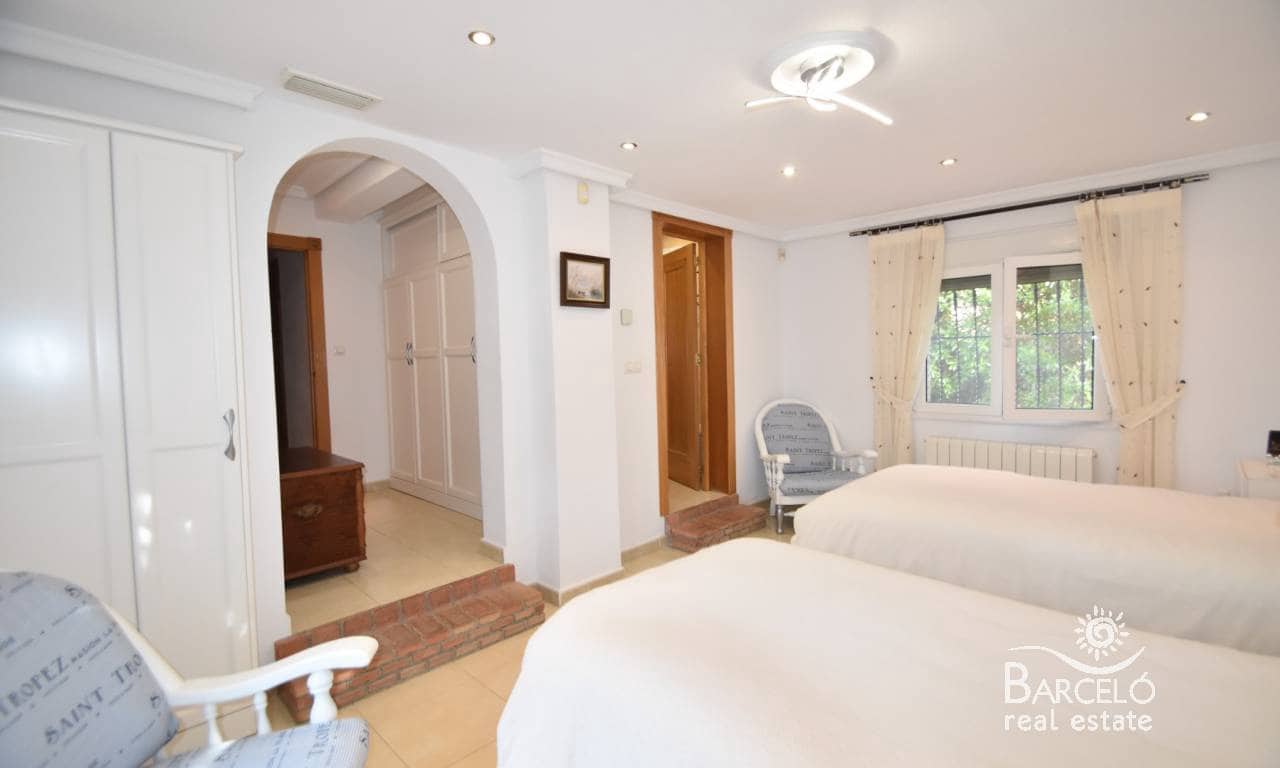 3 bedroom Villa for sale in Ciudad Quesada with pool garage - € 669,500 (Ref: 8790147)