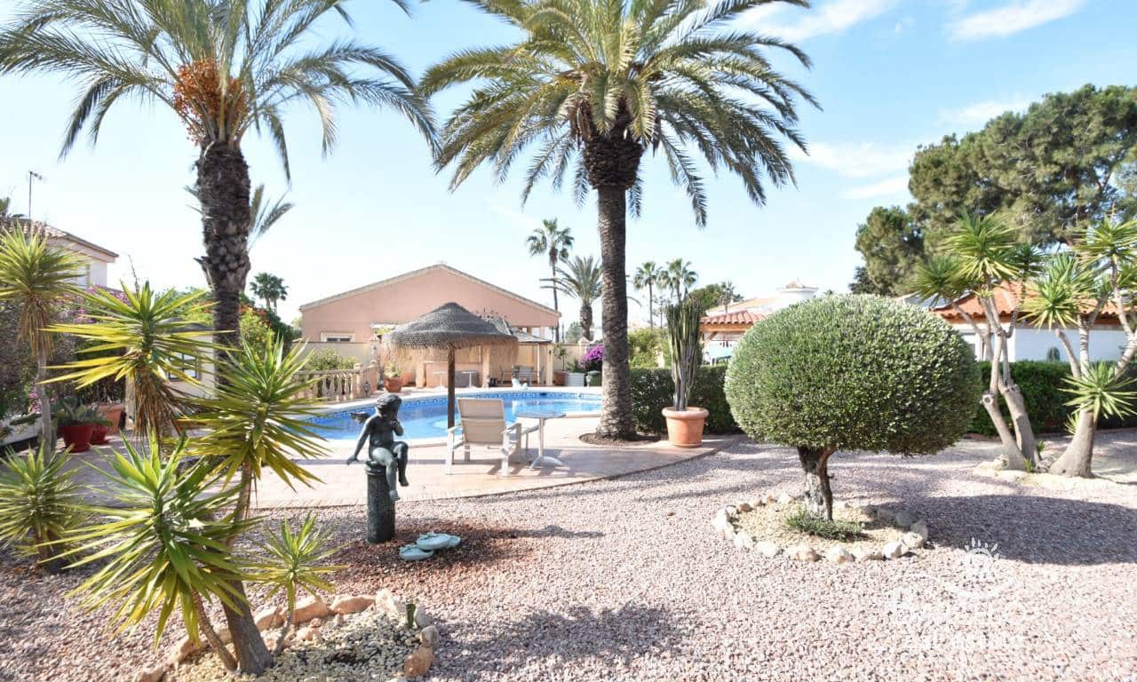 3 bedroom Villa for sale in Ciudad Quesada with pool garage - € 669,500 (Ref: 8790147)