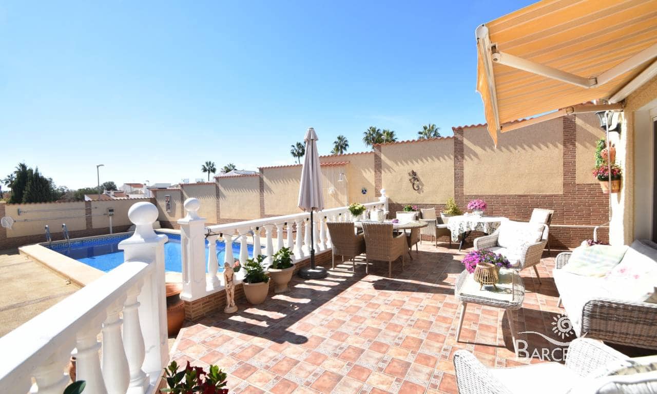 4 sypialnia Willa na sprzedaż w Pueblo Bravo z basenem garażem - 449 900 € (Ref: 8837904)