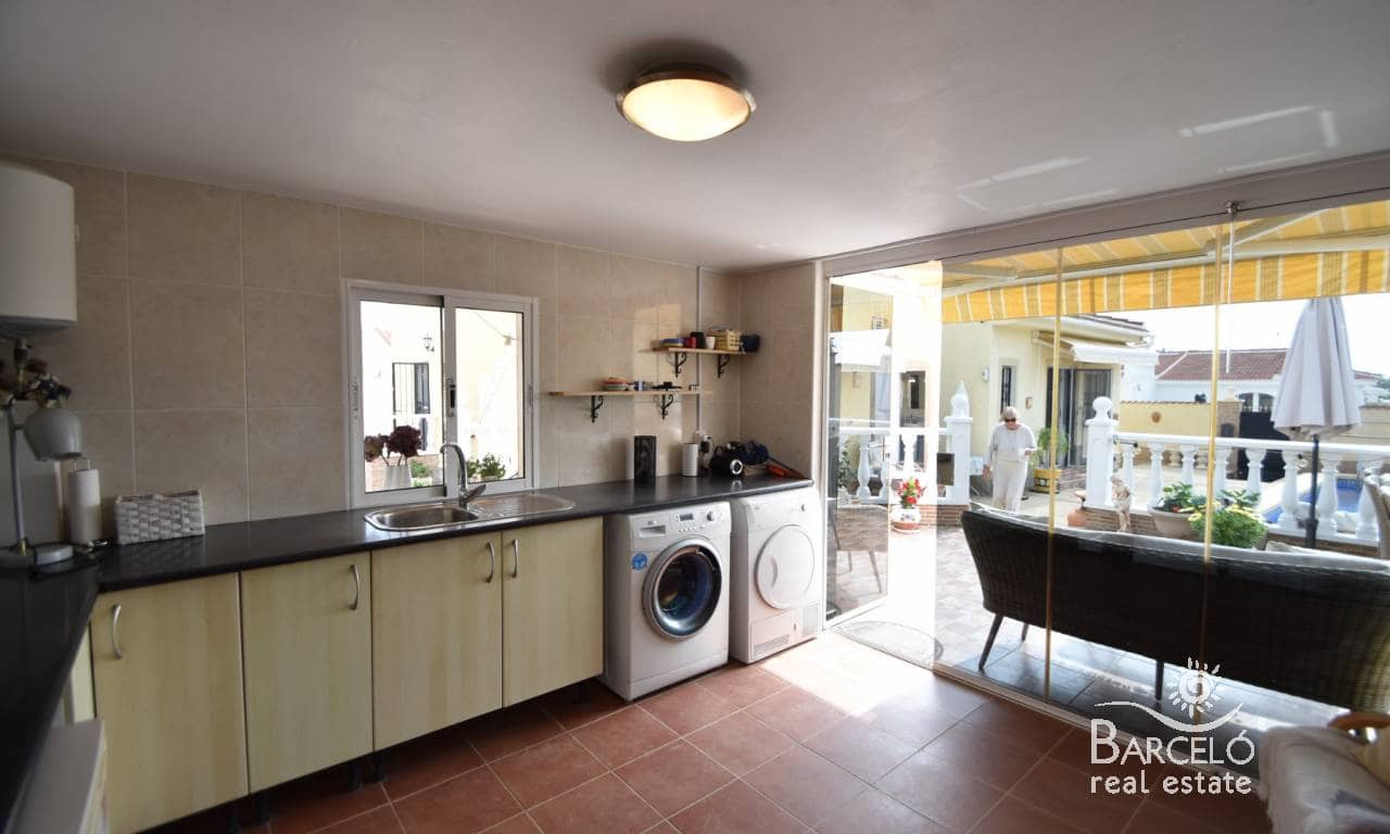 4 sypialnia Willa na sprzedaż w Pueblo Bravo z basenem garażem - 449 900 € (Ref: 8837904)